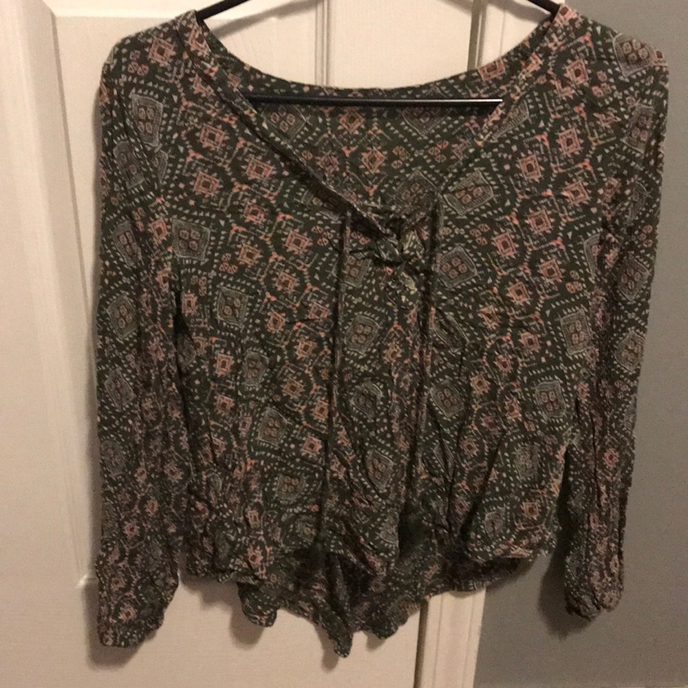 Long sleeve shirt with laces/ ties